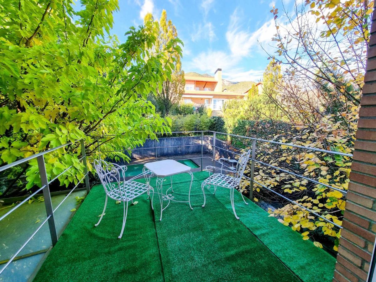 Villa Guara Golf Y Pool Comotucasa Nueno 外观 照片